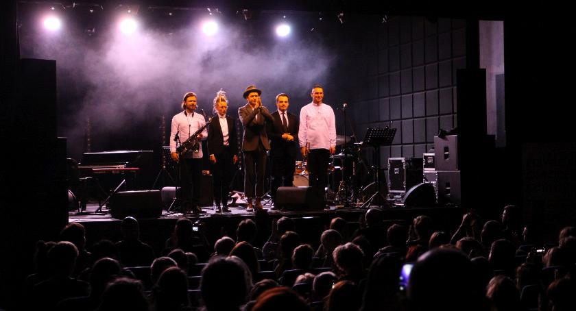 Wojtek Mazolewski Quintet w Łowiczu. Muzycy przypomnieli twórczość Krzysztofa Komedy