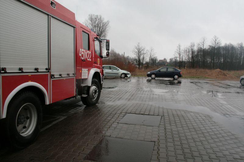 Wyjeżdzając ze stacji uderzyła w Forda