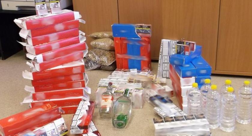 Papierosy i alkohol bez polskich znaków akcyzy w Łowiczu i Białej Rawskiej