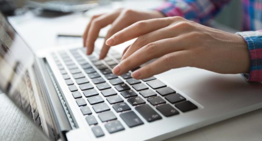 W Łowickiem powstaje sieć dostępu do szybkiego internetu