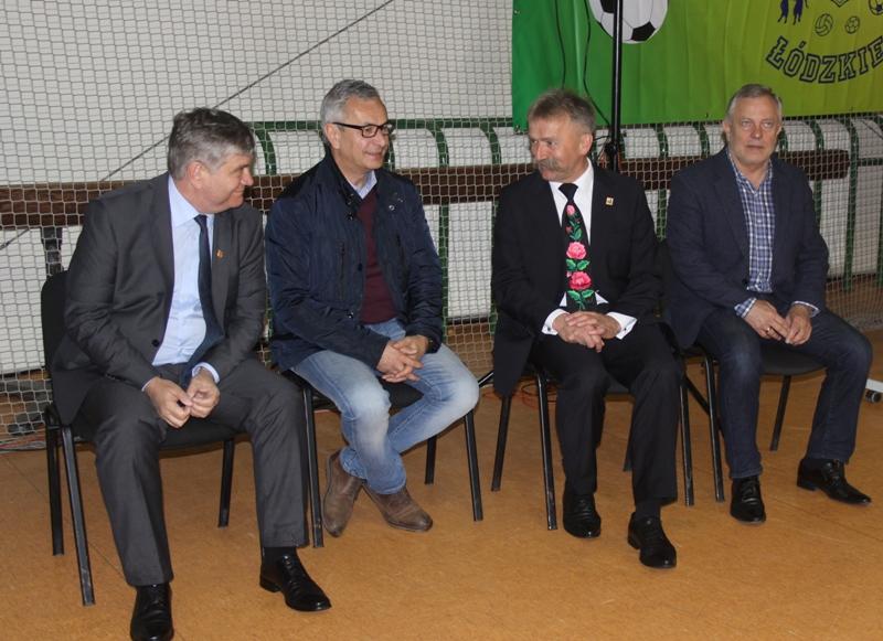 Minister Biernat kibicował małym sportowcom