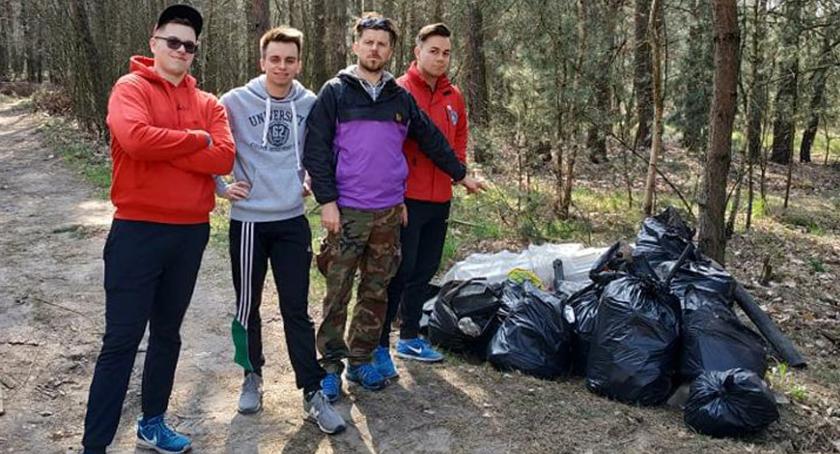 #Trashchallenge w Łowickiem. Kolejne grupy ruszają zrobić porządek w terenie