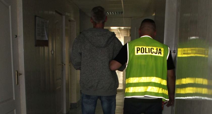 Kradzież z włamaniem na łowickich Górkach. Zarzuty dla 3 mężczyzn, jeden trafił już za kratki