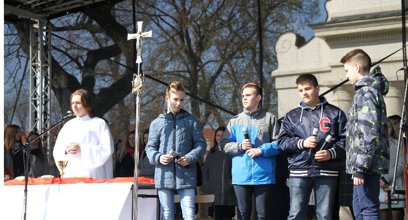 Trwają uroczystości Niedzieli Palmowej w Łowiczu