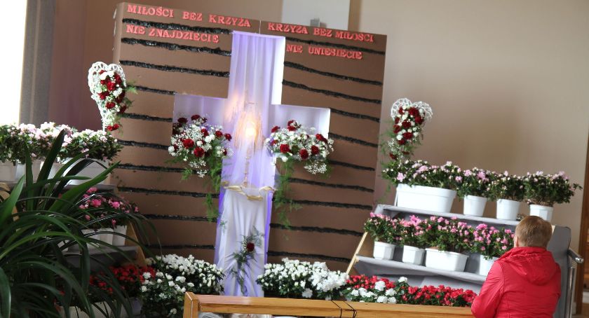 Groby Pańskie w kościołach w Łowiczu (ZDJĘCIA)
