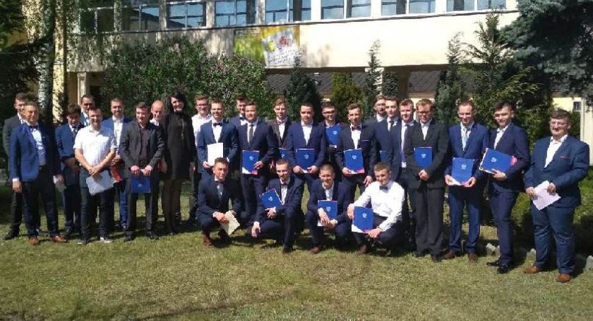 Pożegnanie maturzystów w ZSP Nr 1 w Łowiczu