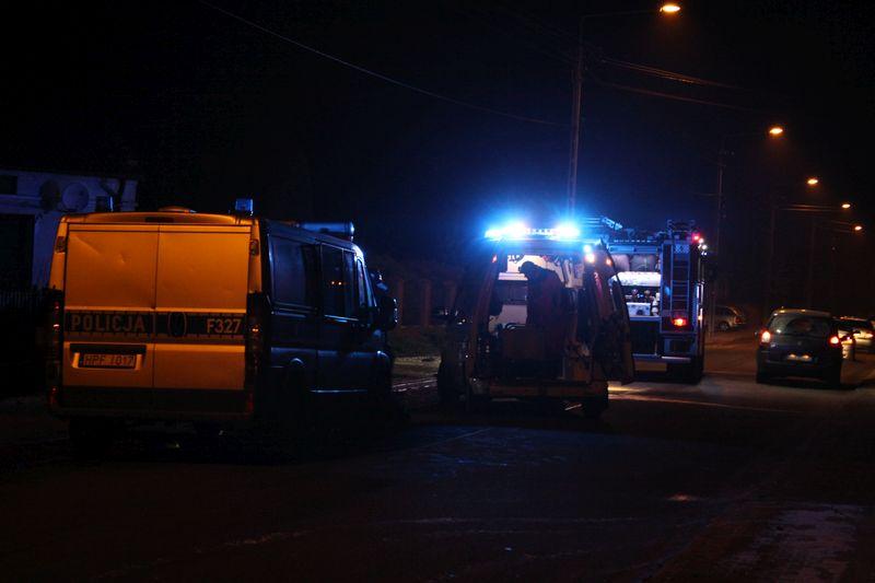Pożar auta i bijatyka na Korabce