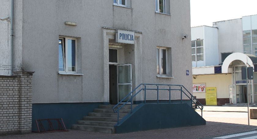 Łowickie: kobieta nie zamknęła auta. Złodziej ukradł fotelik dziecięcy i sprzęt audio