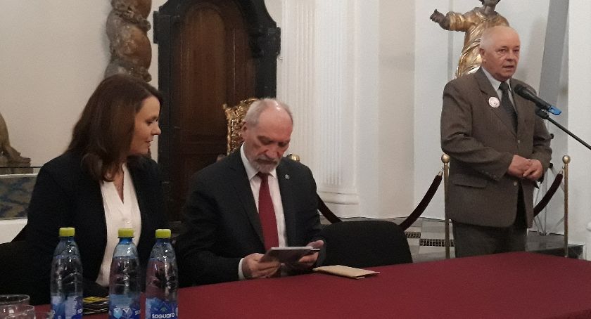 Spotkanie z Beatą Dróżdż i Antonim Macierewiczem w Łowiczu