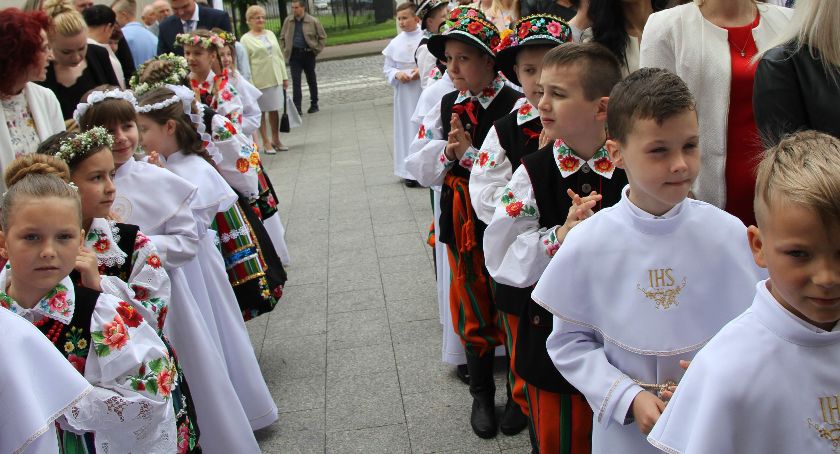 Pierwsza Komunia Święta w Łowiczu - Bazylika katedralna Wniebowzięcia Najświętszej Maryi Panny i św. Mikołaja
