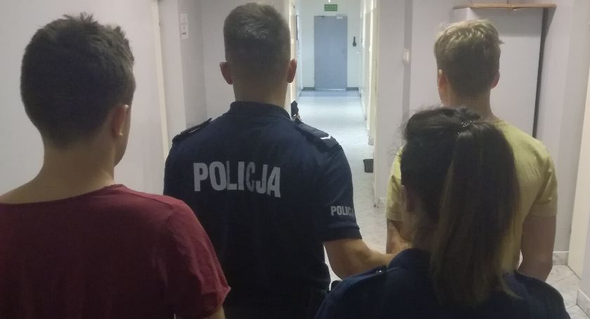 Trzech nastolatków napadło pod Łowiczem dostawcę kebabów. Jeden usłyszał już zarzuty