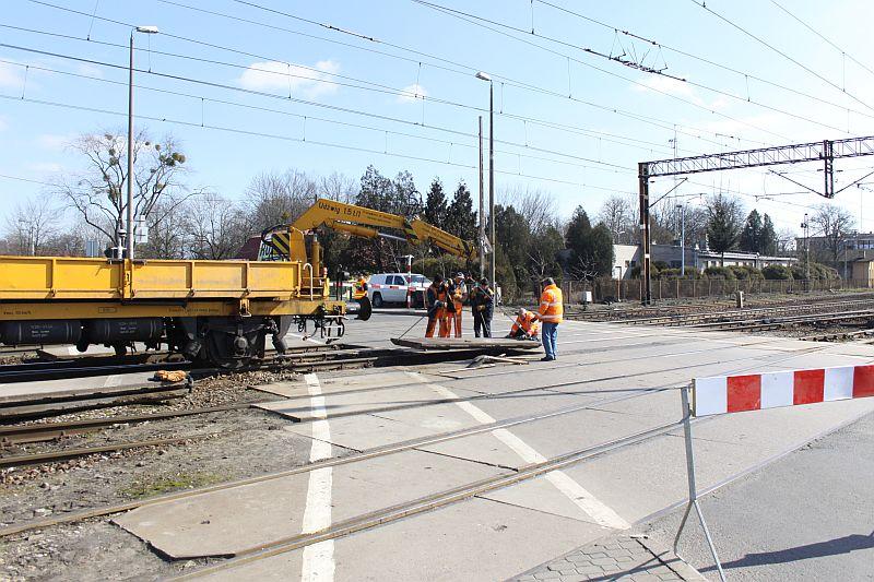 Uwaga na utrudnienia na przejeździe kolejowym