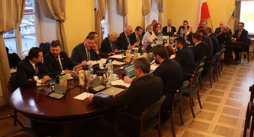 Transmisja na żywo z sesji Rady Miejskiej w Łowiczu