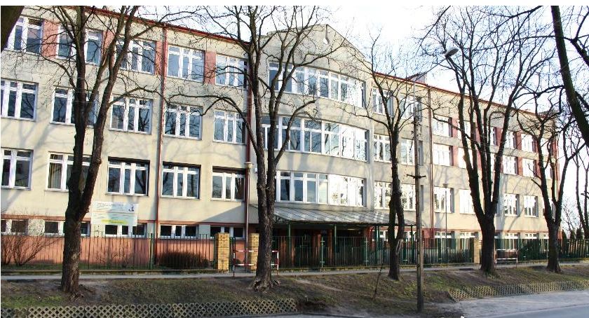 Kto poniesie koszty podwójnego naboru w szkołach?