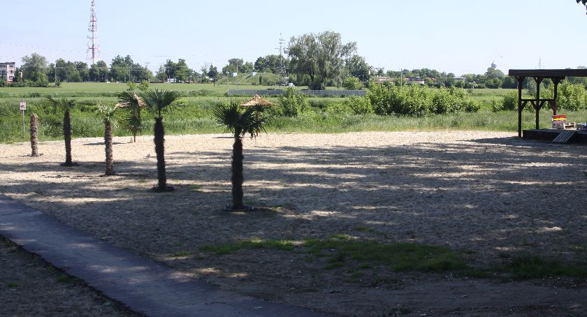 Czy jest szansa na otwarcie Baru Plaża nad Bzurą w Łowiczu?