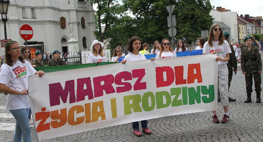 Marsz dla Życia i Rodziny 2019 w Łowiczu (ZDJĘCIA, VIDEO)