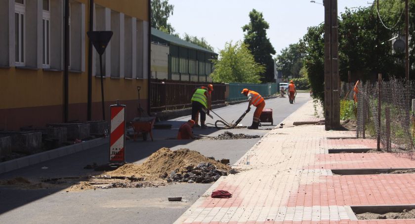 Ul. Szkolna w Łowiczu już prawie gotowa