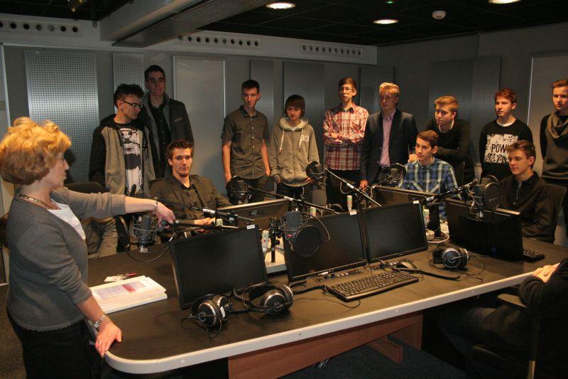 Cel: Polskie Radio i Studio Buffo