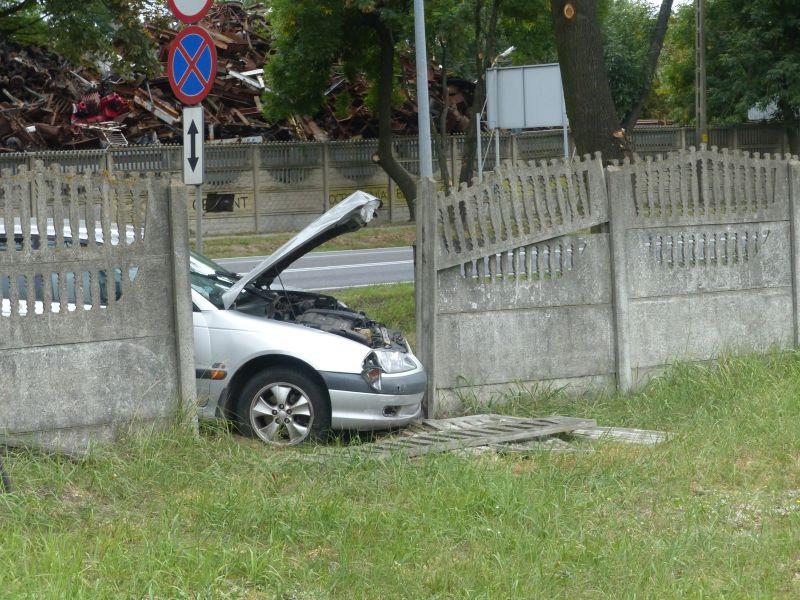 Wymuszenie pierwszeństwa na Poznańskiej i Armii Krajowej