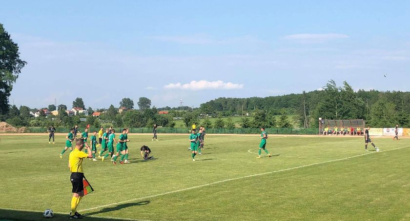 MLKS Znicz Biała Piska – KS Pelikan Łowicz 2:3 (0:3)