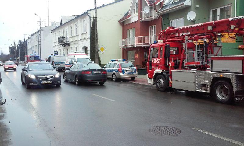 Mężczyzna z nożem postawił służby na nogi
