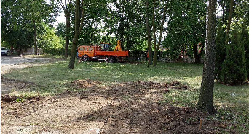 Na terenie łowickiego szpitala przybędzie miejsc postojowych