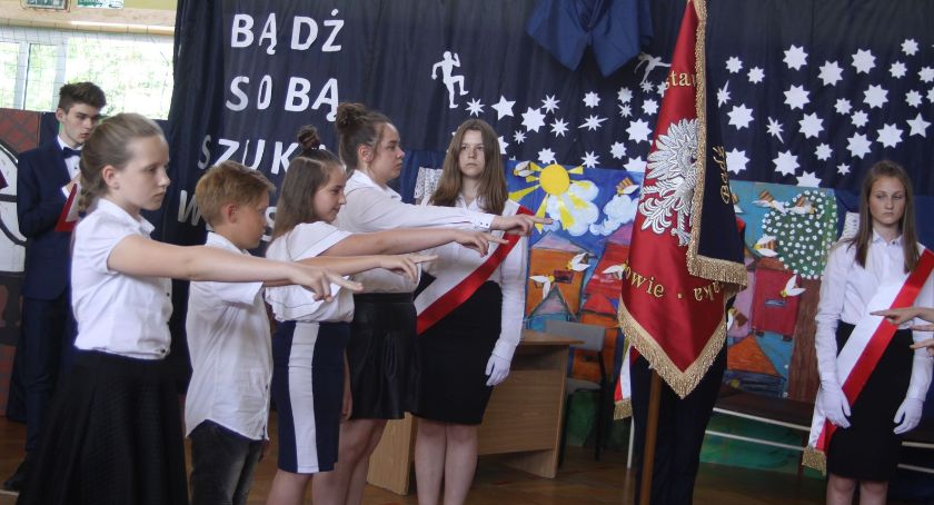 Uroczystość nadania sztandaru SP w Popowie. Szkoła będzie miała patrona (ZDJĘCIA, VIDEO)