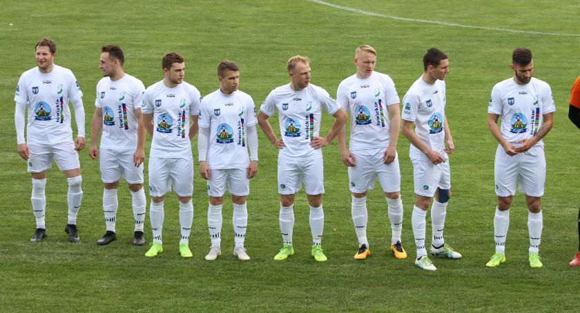 Sześciu zawodników odchodzi z Pelikana