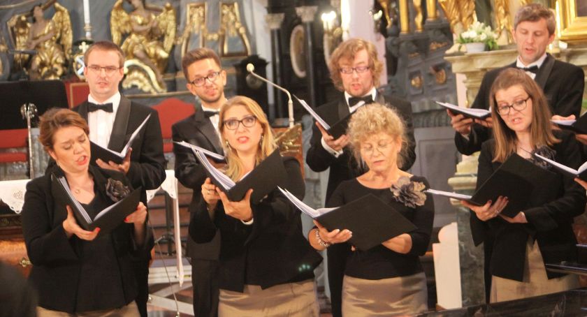 Kolory Polski w Łowiczu. Złoty jubileusz chóru Filharmonii Łódzkiej (ZDJĘCIA, VIDEO)