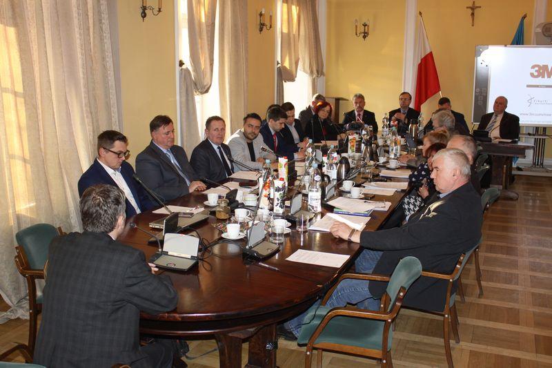 Zmiany w sieci miejskich szkół przyjęte - VIDEO