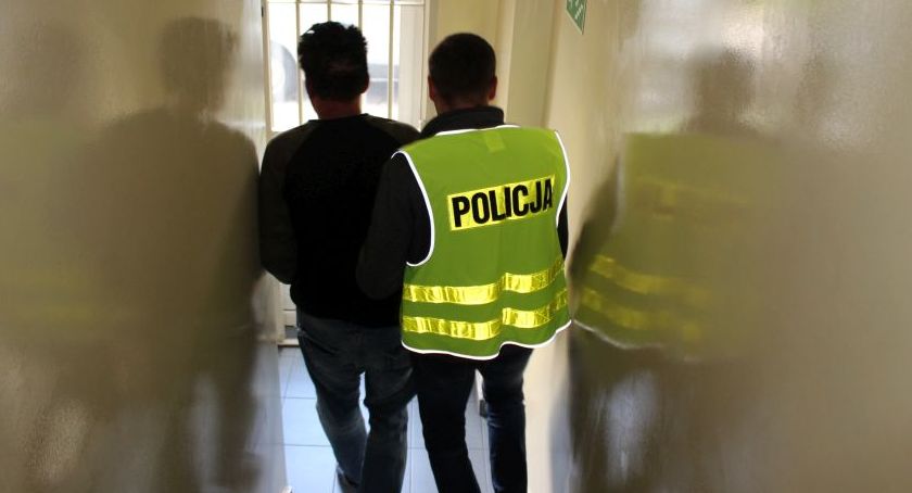 Policjanci z Łowicza ujęli dwóch złodziei   