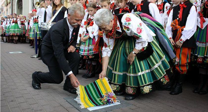 Gwiozda Łowicko 2019. Do kogo w tym roku trafi nagroda burmistrza Łowicza?