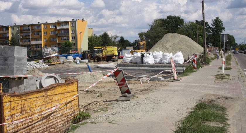 Budowa nowej Bolimowskiej w Łowiczu. Będą utrudnienia dla pieszych (ZDJĘCIA)