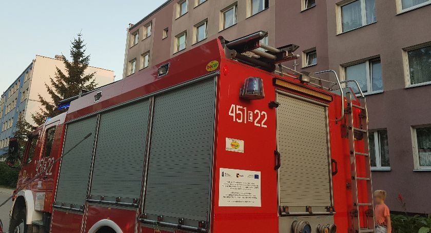 Woń gazu zaniepokoiła mieszkańców bloku na osiedlu Dąbrowskiego