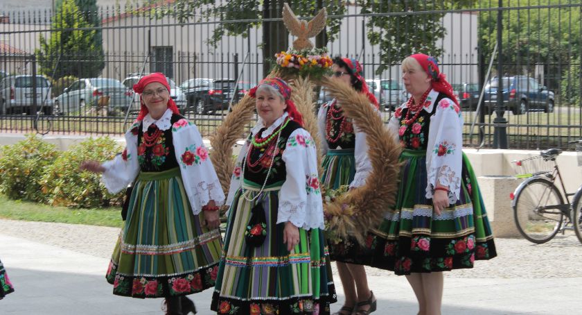 Dożynki parafialne w łowickiej katedrze (ZDJĘCIA, VIDEO)