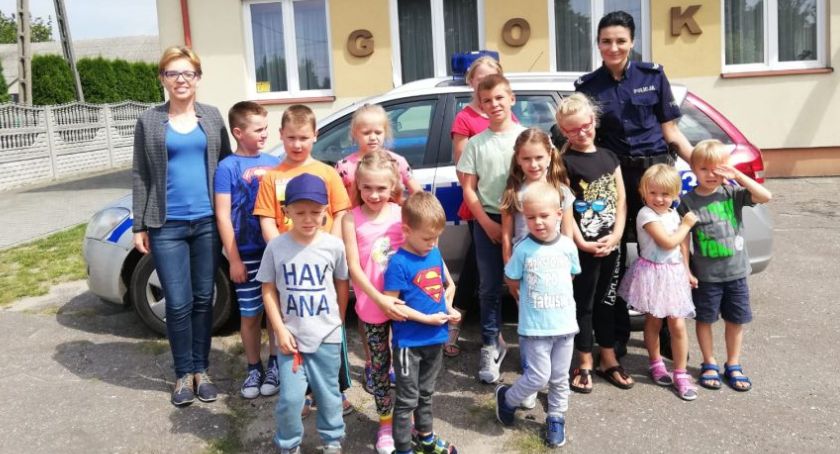 Dzieci spotkały się z policjantką w Bobrownikach