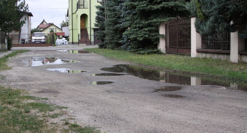 Trzy oferty w przetargu na przebudowę trzech dróg gruntowych w Łowiczu