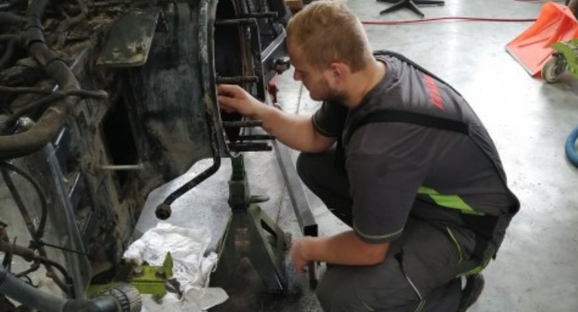 Wakacyjne staże zawodowe uczniów ZSCKR w Zduńskiej Dąbrowie