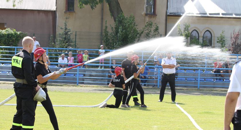 Gminne zawody sportowo-pożarnicze w Łyszkowicach
