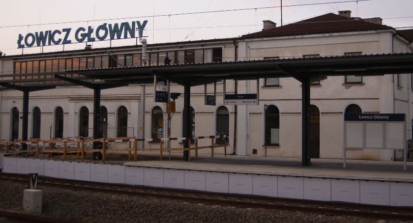 Peron numer 1 na stacji Łowicz Główny gotowy do przyjęcia podróżnych (ZDJĘCIA)