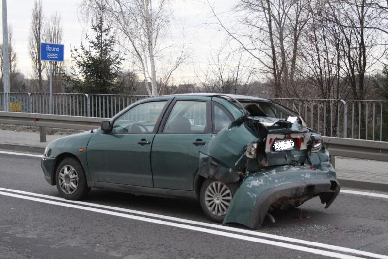Tir uderzył w tył Seata
