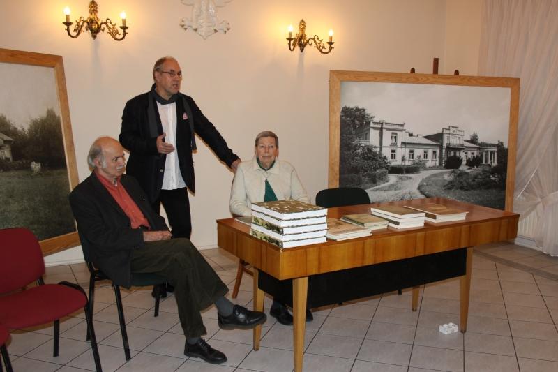 Po promocji książki o siedzibach Józefa Chełmońskiego