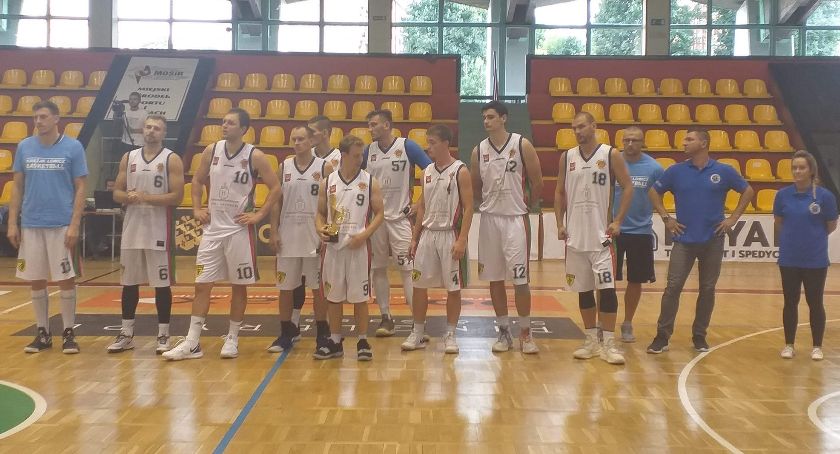 Księżak Łowicz na drugim miejscu w turnieju koszykówki w Lesznie