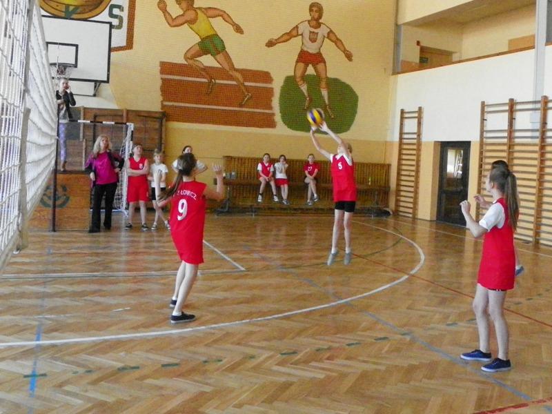 Najlepsi w piłkę siatkową są uczniowie z SP 3