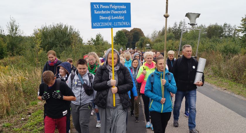 Pielgrzymka katechetów i nauczycieli diecezji łowickiej. Na pątniczy szlak wyruszyło ponad 300 osób