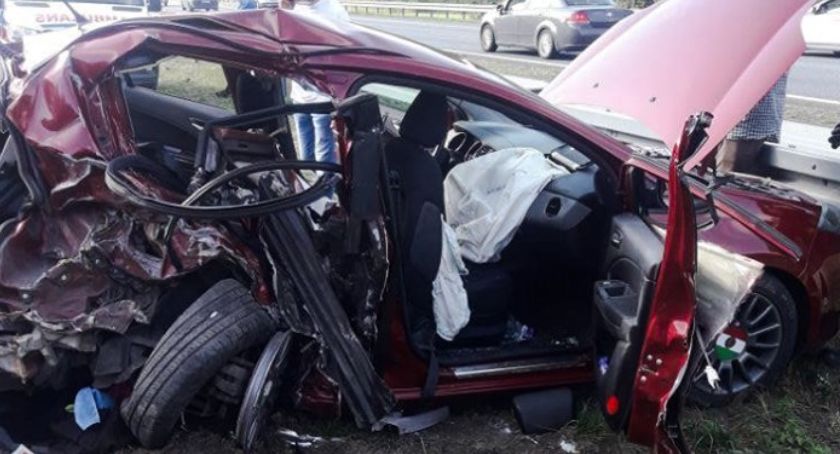 Poważny wypadek na autostradzie A2 w kierunku Warszawy. Droga zablokowana