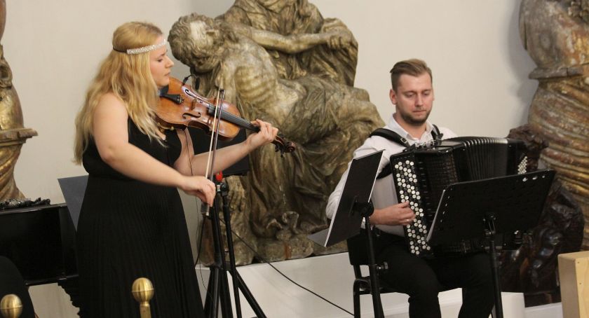 Koncert „Pod niebem Paryża” w Łowiczu (ZDJĘCIA, VIDEO)