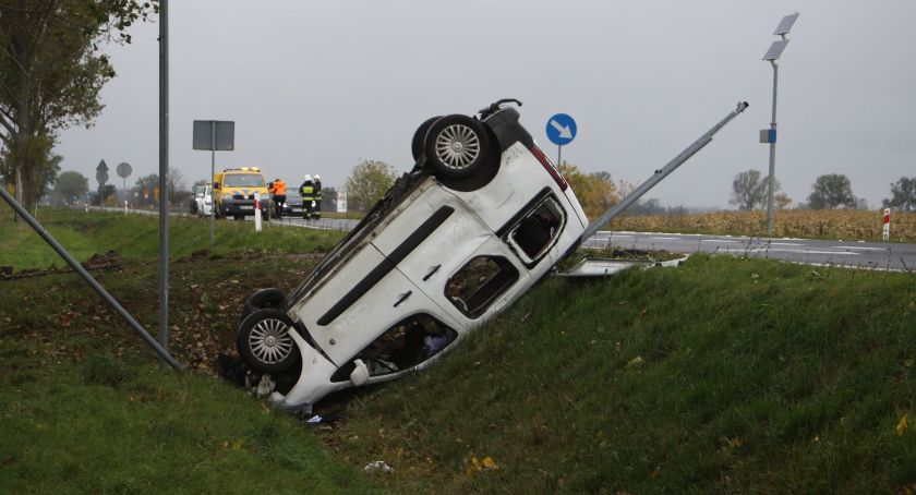 Śmiertelny wypadek na drodze krajowej nr 92 między Łowiczem a Kutnem