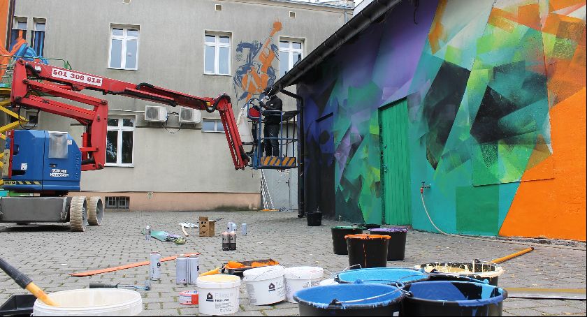 Trwa folklorystyczny festiwal graffiti w ŁOK