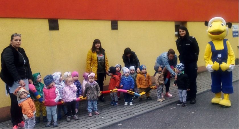 Łowiccy policjanci odwiedzili milusińskich ze Żłobka Miejskiego w Łowiczu